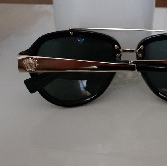Versace VE 4327 Sunglasses - Picture 4 of 5